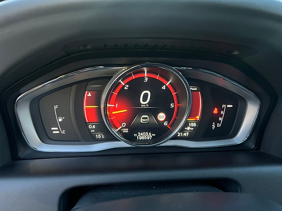 Volvo XC60 7 of 12