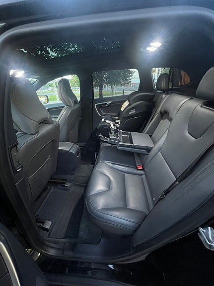 Volvo XC60 6 of 12