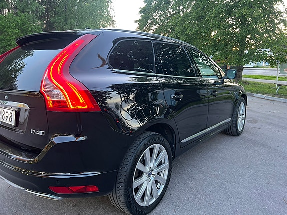 Volvo XC60 3 of 12