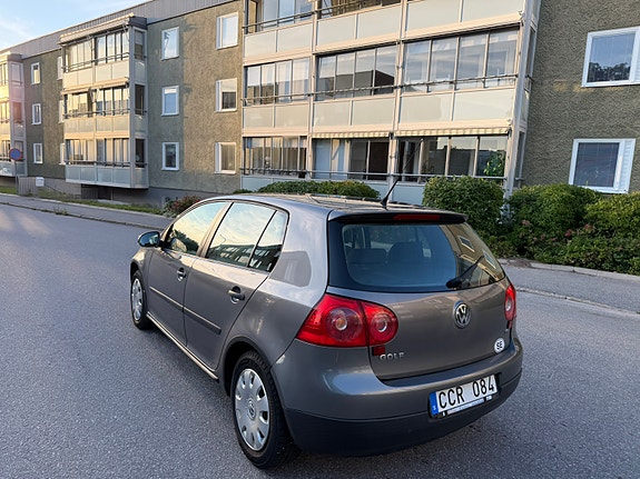 Volkswagen Golf V 3 of 5