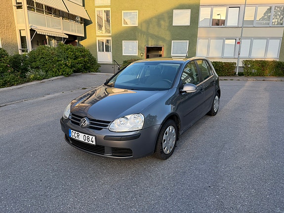 Volkswagen Golf V 2 of 5