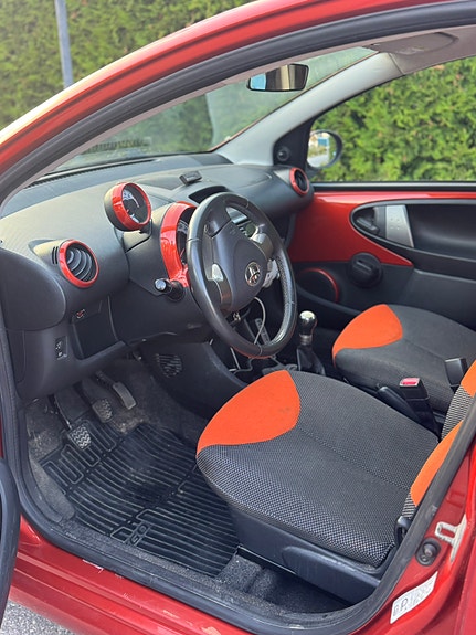 Toyota Aygo 7 of 10