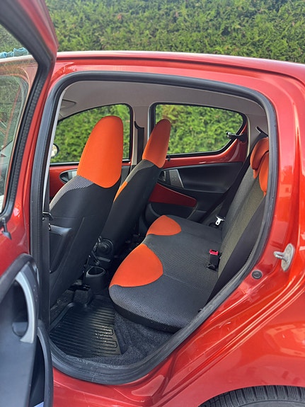 Toyota Aygo 8 of 10