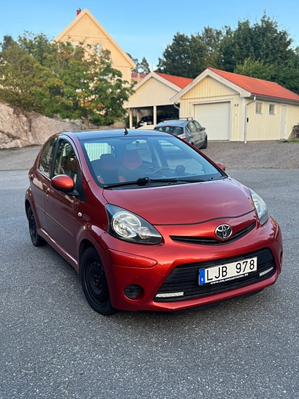 Toyota Aygo 2 of 10