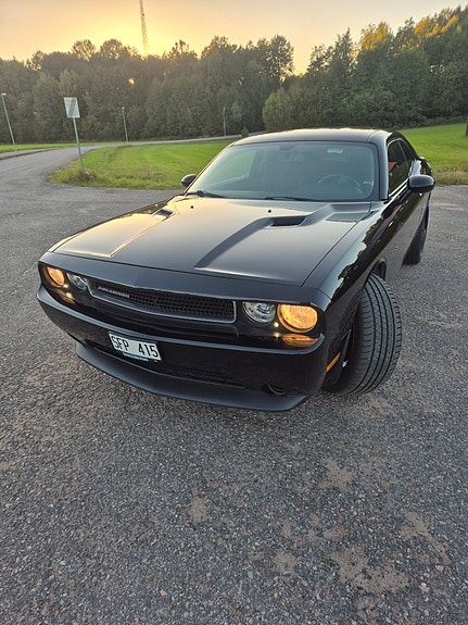 Dodge Challenger 8 of 10
