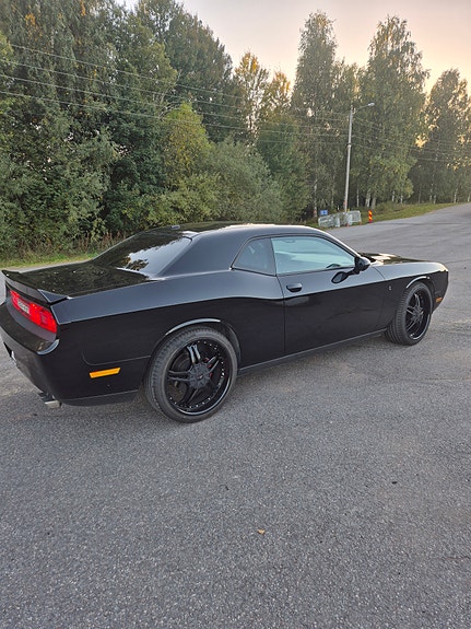 Dodge Challenger 9 of 10