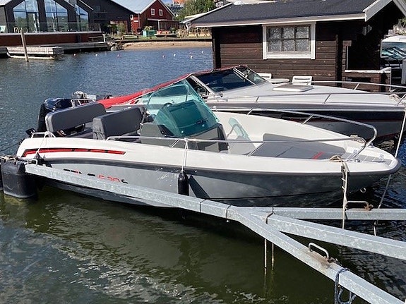 Sting 530 S Ny 2023 Mercury F 80 hk 2026 5 års garanti 2 of 9