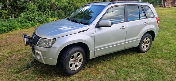 Suzuki Grand Vitara 3 of 10