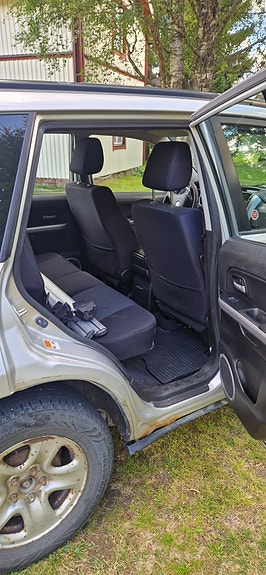 Suzuki Grand Vitara 7 of 10