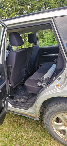 Suzuki Grand Vitara 2 of 10