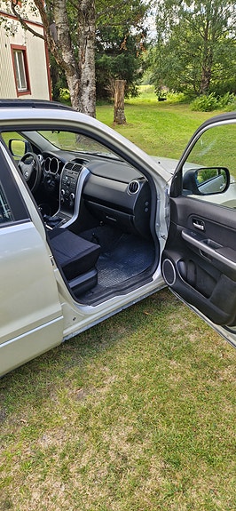 Suzuki Grand Vitara 6 of 10