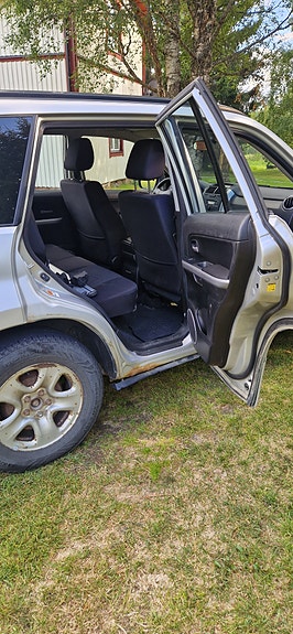 Suzuki Grand Vitara 5 of 10