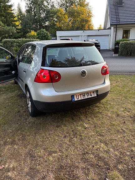 Volkswagen Golf V 3 of 5