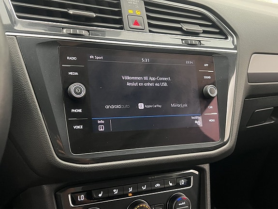 Volkswagen Tiguan Allspace 19 of 29
