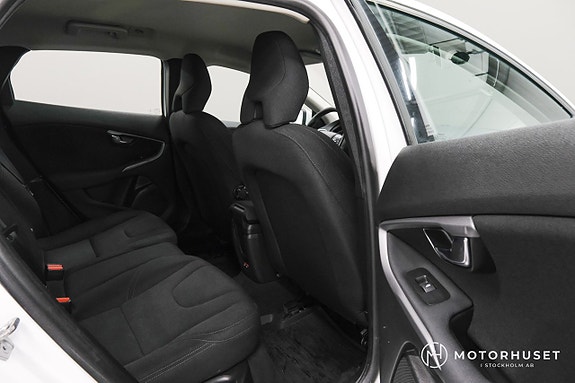 Volvo V40 11 of 17