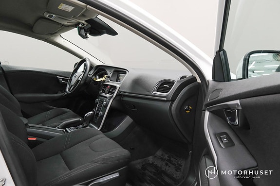 Volvo V40 9 of 17