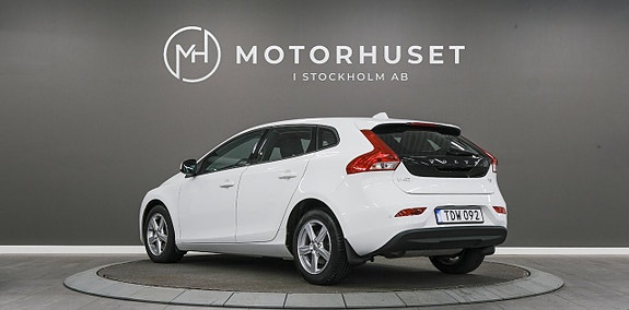 Volvo V40 4 of 17