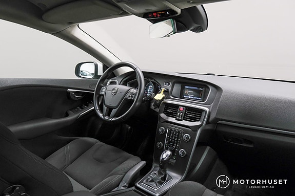 Volvo V40 10 of 17