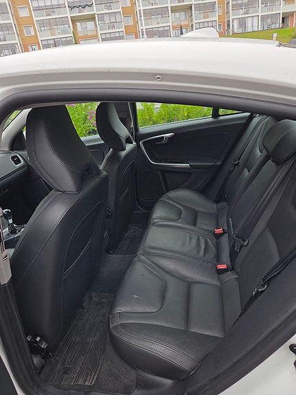 Volvo S60 4 of 7