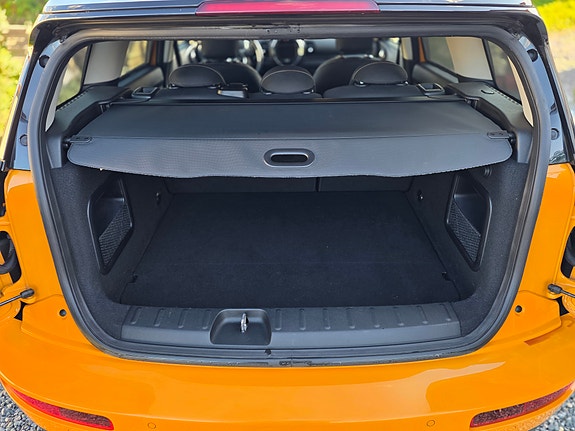 MINI Cooper 10 of 16