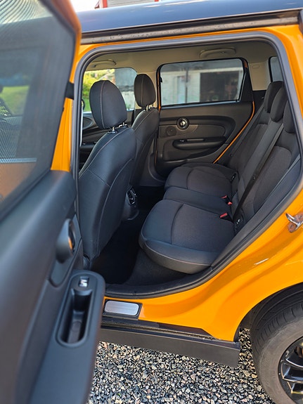 MINI Cooper 9 of 16