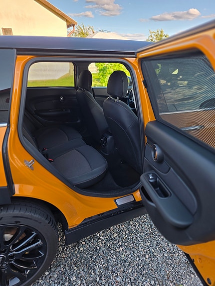MINI Cooper 11 of 16