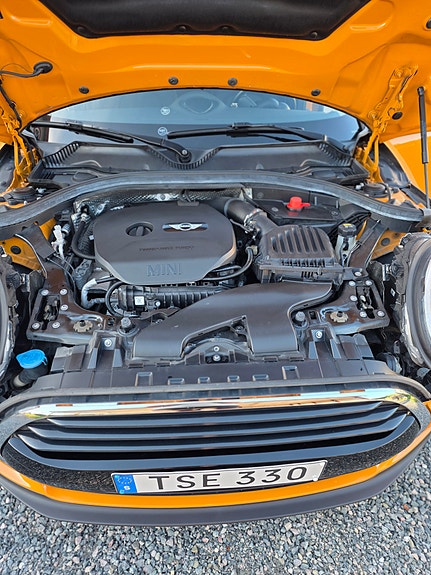 MINI Cooper 14 of 16