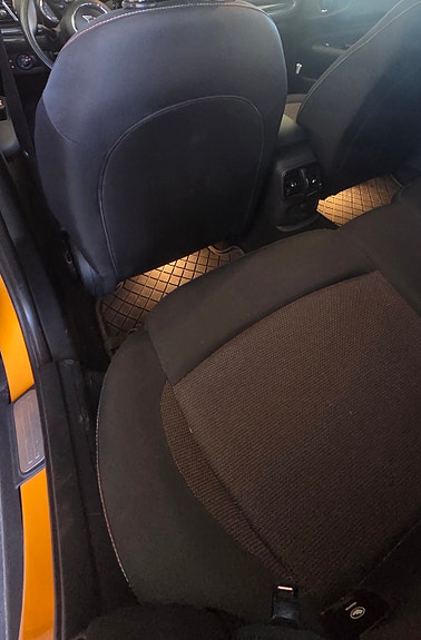 MINI Cooper 13 of 16