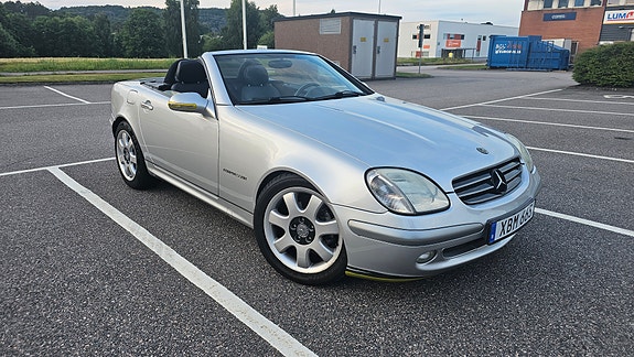 Mercedes-Benz SLK230 7 of 21