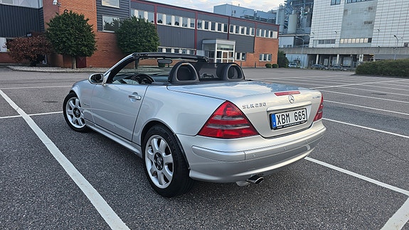 Mercedes-Benz SLK230 3 of 21