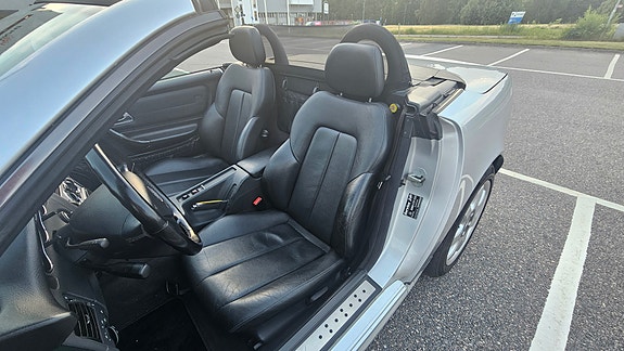 Mercedes-Benz SLK230 13 of 21