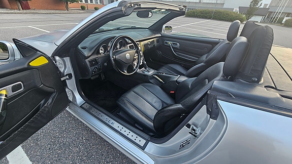 Mercedes-Benz SLK230 12 of 21