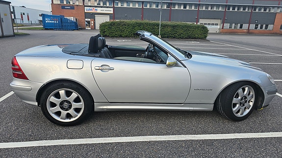 Mercedes-Benz SLK230 6 of 21