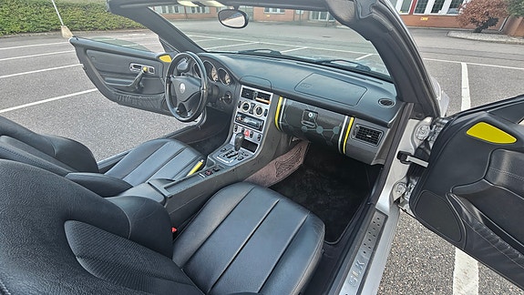 Mercedes-Benz SLK230 14 of 21