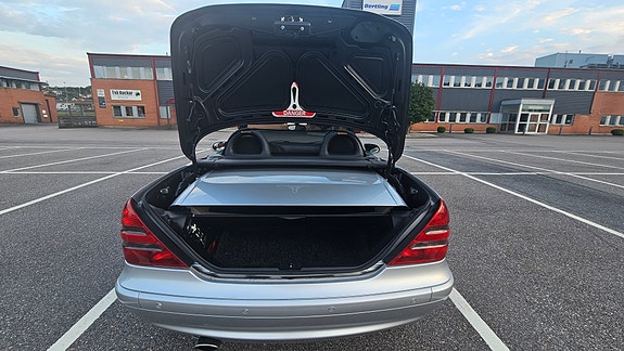 Mercedes-Benz SLK230 17 of 21