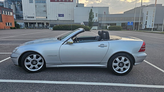 Mercedes-Benz SLK230 2 of 21