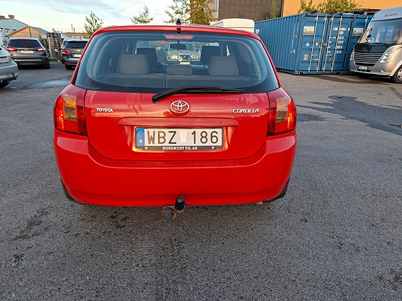 Toyota Corolla 4 of 8