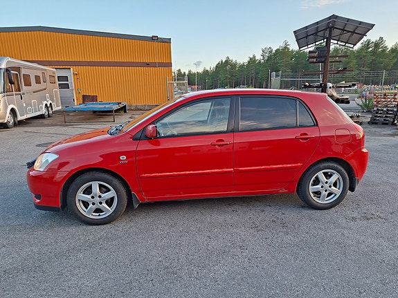Toyota Corolla 6 of 8