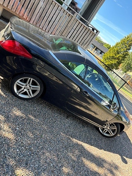 Peugeot 308 2 of 7