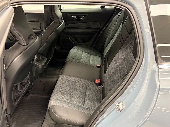 Volvo V60 15 of 17