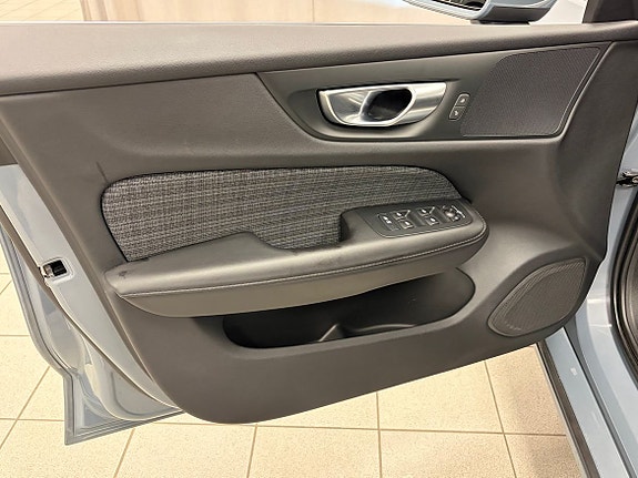 Volvo V60 4 of 17