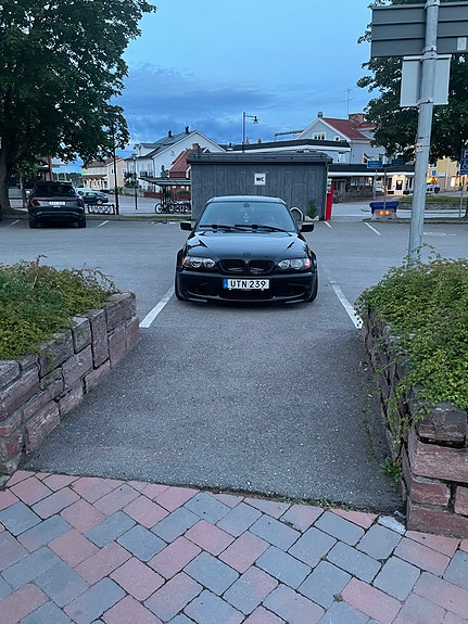 BMW 320i 8 of 10