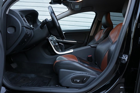 Volvo V60 Cross Country 8 of 21