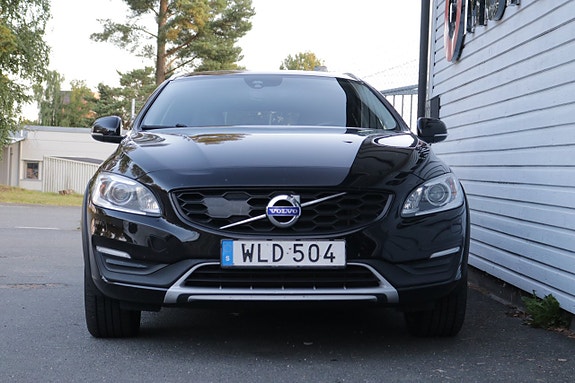 Volvo V60 Cross Country 21 of 21