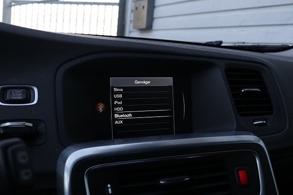 Volvo V60 Cross Country 12 of 21