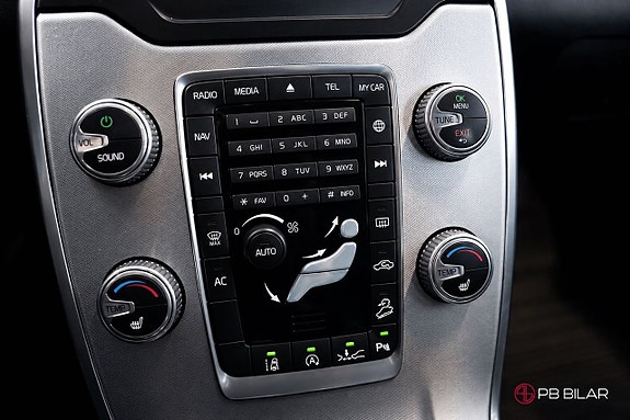Volvo XC70 24 of 26