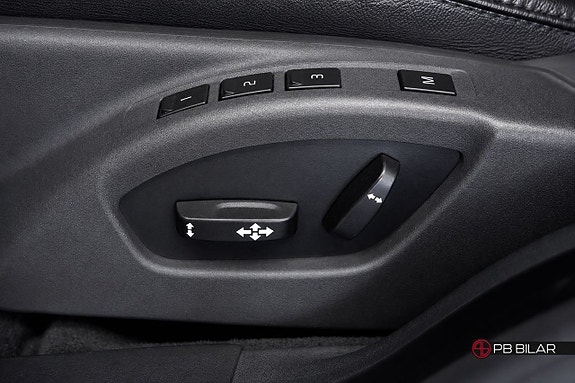 Volvo XC70 11 of 26