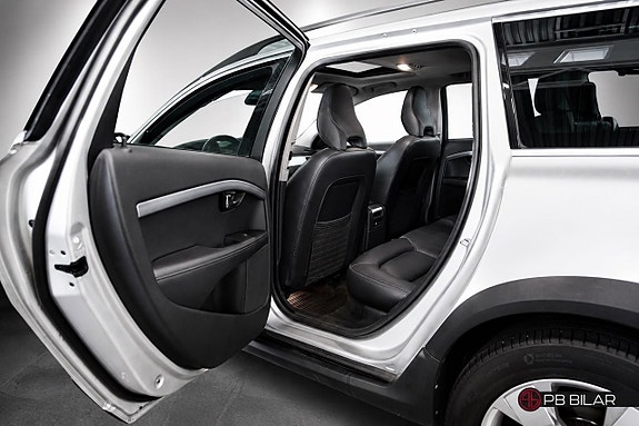 Volvo XC70 13 of 26