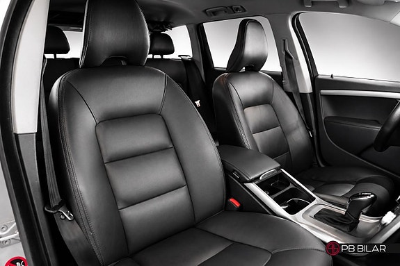 Volvo XC70 17 of 26
