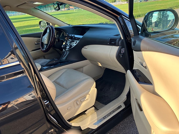 Lexus RX450h 5 of 7